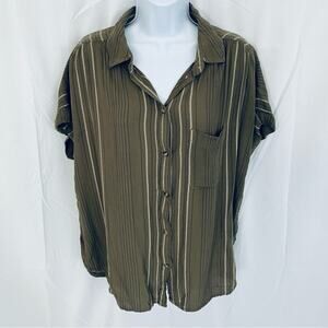 American Eagle Lightweight Button Down Top Size Small